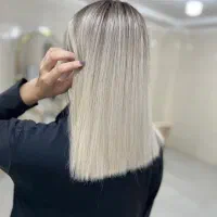 ارائه خدمات رنگ مو و لایت تخصصی و ناخن و مژه