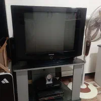 تلویزیون همراه میز