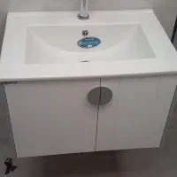 لوله کشی آب وفاضلاب. نصب شیرالات رادیاتور|خدمات پیشه و مهارت|کاشان, امیرکبیر|دیوار