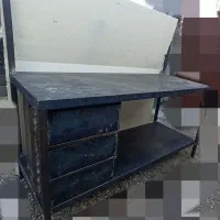 میز‌ کار آهنی