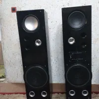 اسپیکر ایستاده بزرگ