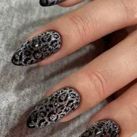 کاشت ناخن با طراحی رایگان