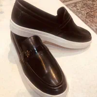 کفش مجلسی|کیف، کفش، کمربند|اندیشه, شهرک صدف|دیوار