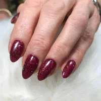 کاشت ژل و لمینیت ناخن