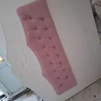 تخت کنار مادر