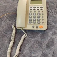 یک دستگاه تلفن