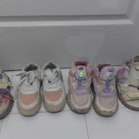 تعدادی کفش دخترانه