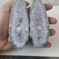 سنگ نیست در جهان