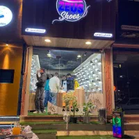 واگذاری-کامل-کتونی-فروشی-همراه-با-اجناس-و-دکور