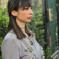 شومیز و دامن مجلسی|لباس|شاهین‌شهر, شهرک منازل چوبی|دیوار