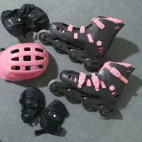 اسکیت رول کفشی با لوازم ایمنی بدون عیب و کم کار