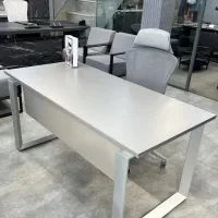 میز کارمندی