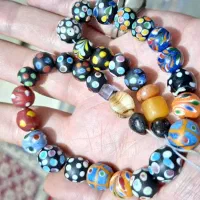 تعدای مهره چشم نظر لاجورد افغانستان وهپاپ قرمز|کلکسیون اشیاء عتیقه|تهران, خانی‌آباد|دیوار