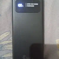 یک عدد پاور بانک دوبار استفاده شده