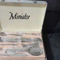 ست قاشق و چنگال در سرویس آشپزخانه