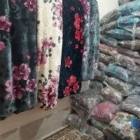 پتو گل برجسته دو نفره  و بالشت  داخل خونه میفروشم