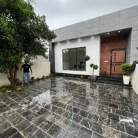 ویلافلت-نقلی-بادرخت-چندساله-پرتغال-کنارحیاطش-شهرکی