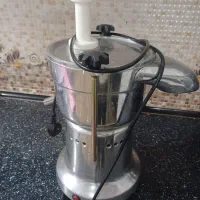 آبمیوه گیری صنعتی