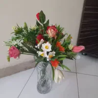 گل همراه گلدان