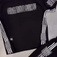 تعدادی‌راسته‌دوز،‌وسط‌کار‌خانم‌نیازمندیم