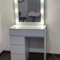 میز آرایشی چراغدار