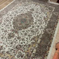 فرش تمیز در حد نو ۶ متری