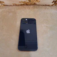 اپل iPhone 13 با حافظهٔ ۱۲۸ گیگابایت