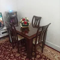 میز نهار خوری ۴نفره تمیز مرتب