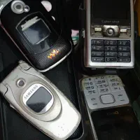 گوشی ساده و لمسی قدیمی|موبایل|کردکوی, |دیوار