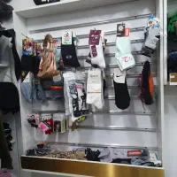 واگذاری مغازه پوشاک با اجناس و دکور|اجارهٔ مغازه و غرفه|مشهد, یوسفیه (شهرک غرب)|دیوار