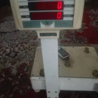 اسپیکر کامپیوتر و ترازو