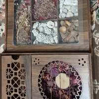 استند چوبی