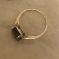 انگشتر نقره با نگین یاقوت کبود