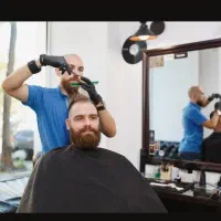 اجاره صندلی ارایشگاه مردانه صدرا|خدمات آرایشگری و زیبایی|صدرا-فارس, فاز ۱|دیوار