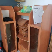 میز تلویزیون، و دو عدد تابلو و یک آباژور  یکجا