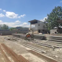 کارگر تولید تیرچه ساختمانی