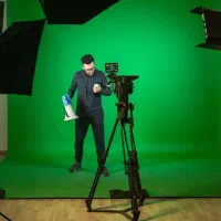 همکاری پاره‌وقت با تیم‌های رسانه‌ای