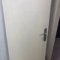 در اتاق خواب و دستشویی