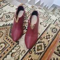 دو عدد کفش زنانه سایز ۳۸