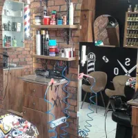 صندلی آرایشگاه. اینه . میز. آبسرد کن . تلوزیون|آرایشگاه و سالنهای زیبایی|قم, بنیاد|دیوار