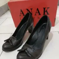 کفش زنانه سایز ۳۷ چرم آناک پا نخورده
