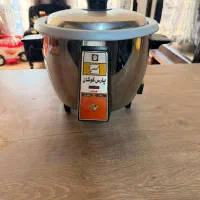 مقداری لوازم دکوری و تابلو