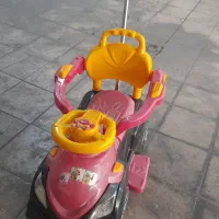 ماشین بچه چهار چرخ دسته دار و عروسک خرسی بزرگ|اسباب‌‌بازی|اندیشه, اندیشه فاز ۱|دیوار