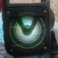 اسپیکر . چراغ قوه دار سایز بزرگ . بلوتوثی.|سیستم صوتی خانگی|خمین, |دیوار