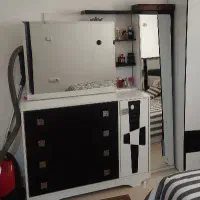 داور همراه اینه قدی