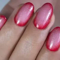 خدمات تخصصی حرفه ای ناخن دارای چند سال سابقه کاری