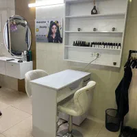 استخدام ناخن کار حرفه ای