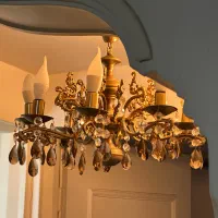 لوستر برنجی ۸ شعله (آب طلا)