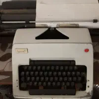 دستگاه تایپ قدیمی(آلمانی)