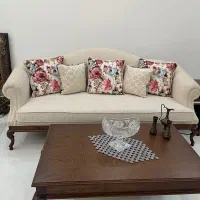 نیم ست مبل برژه همراه میز وسط دو‌عدد تکی